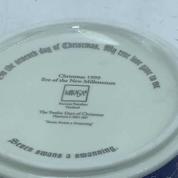 Mikasa Christmas 1999 Twelve Days of Christmas Swan  Porcelain Trinket Box - Picture 4 of 5